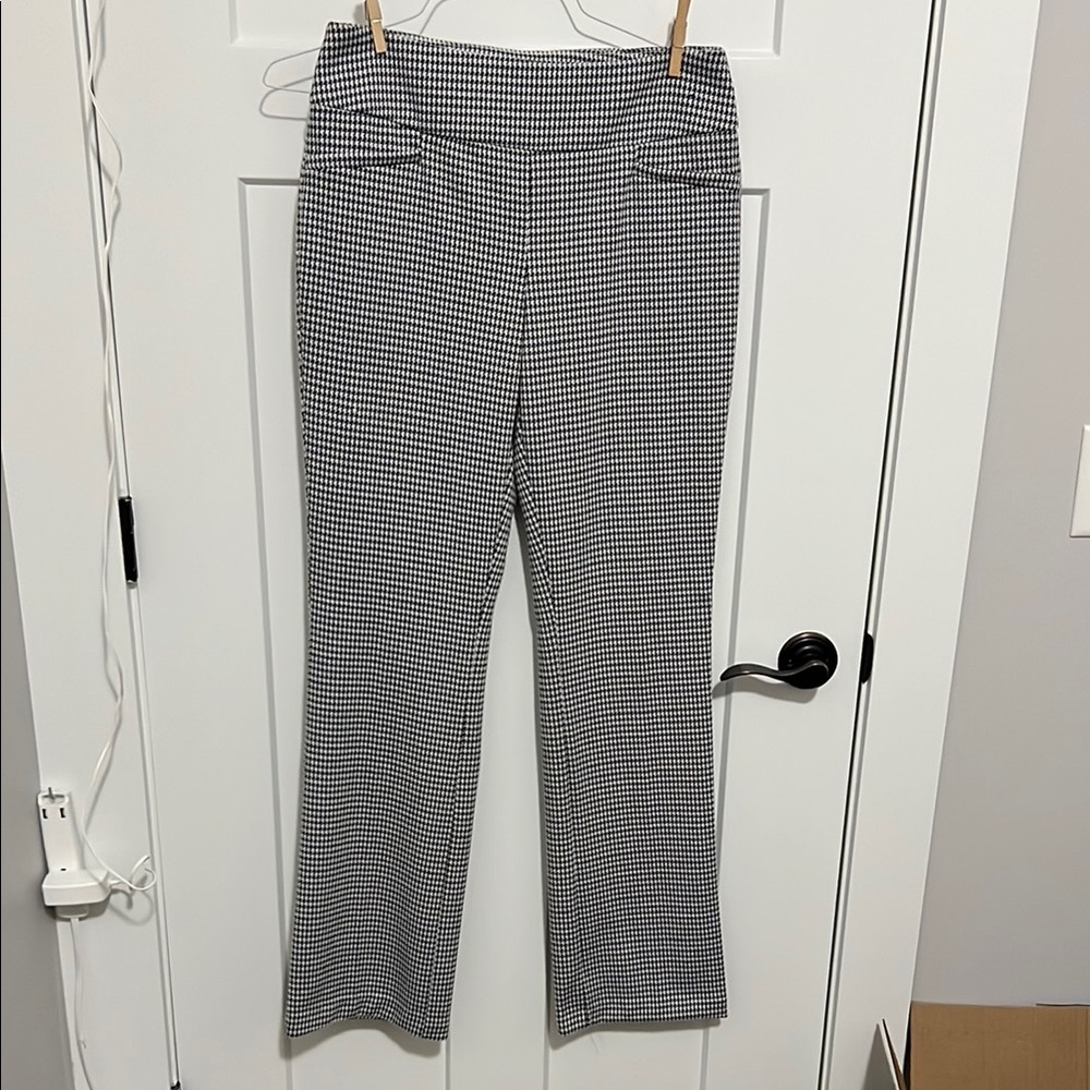 New York & Co Houndstooth bootcut pants, size M average